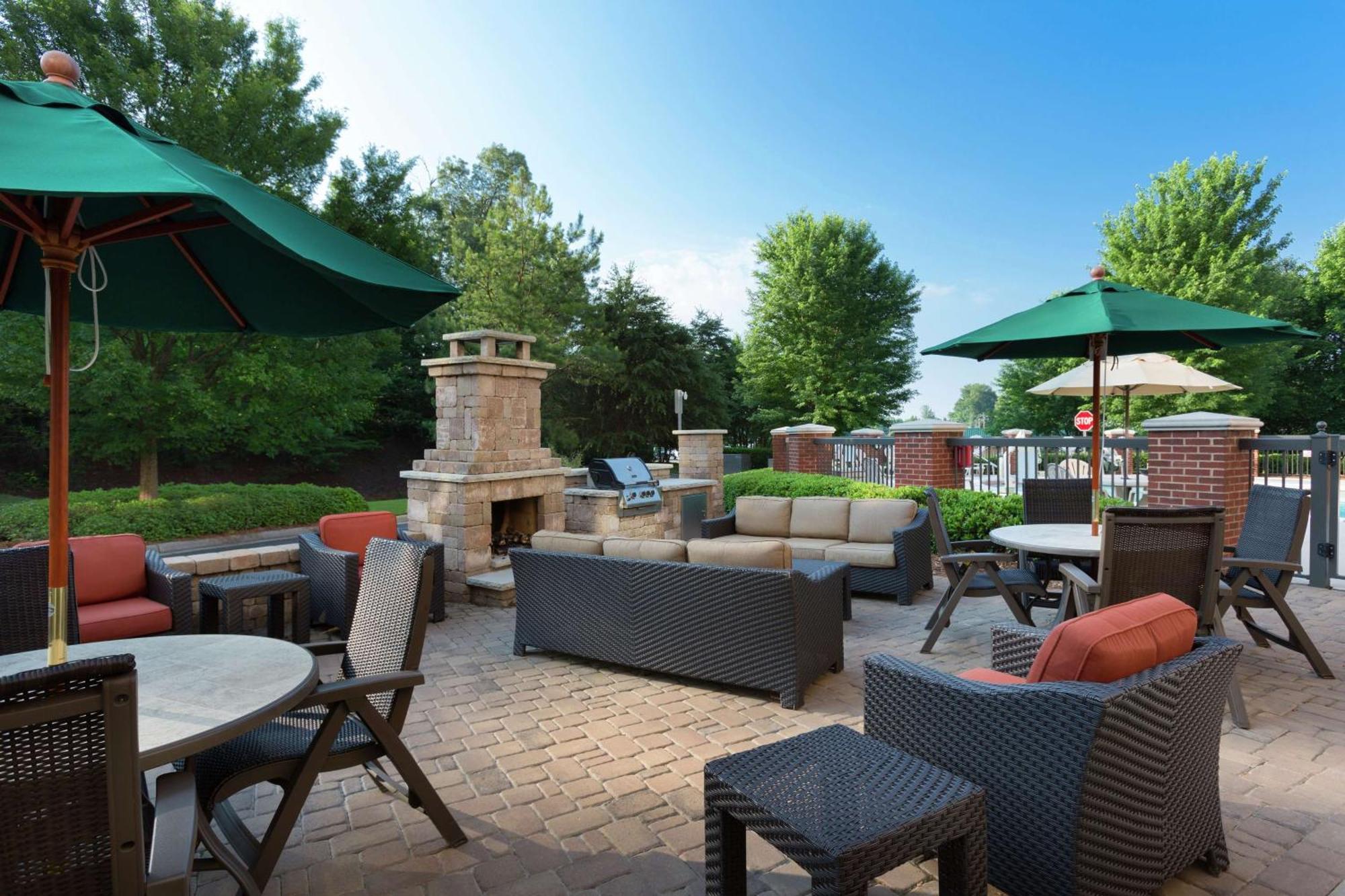 Hampton Inn Belmont At Montcross Buitenkant foto