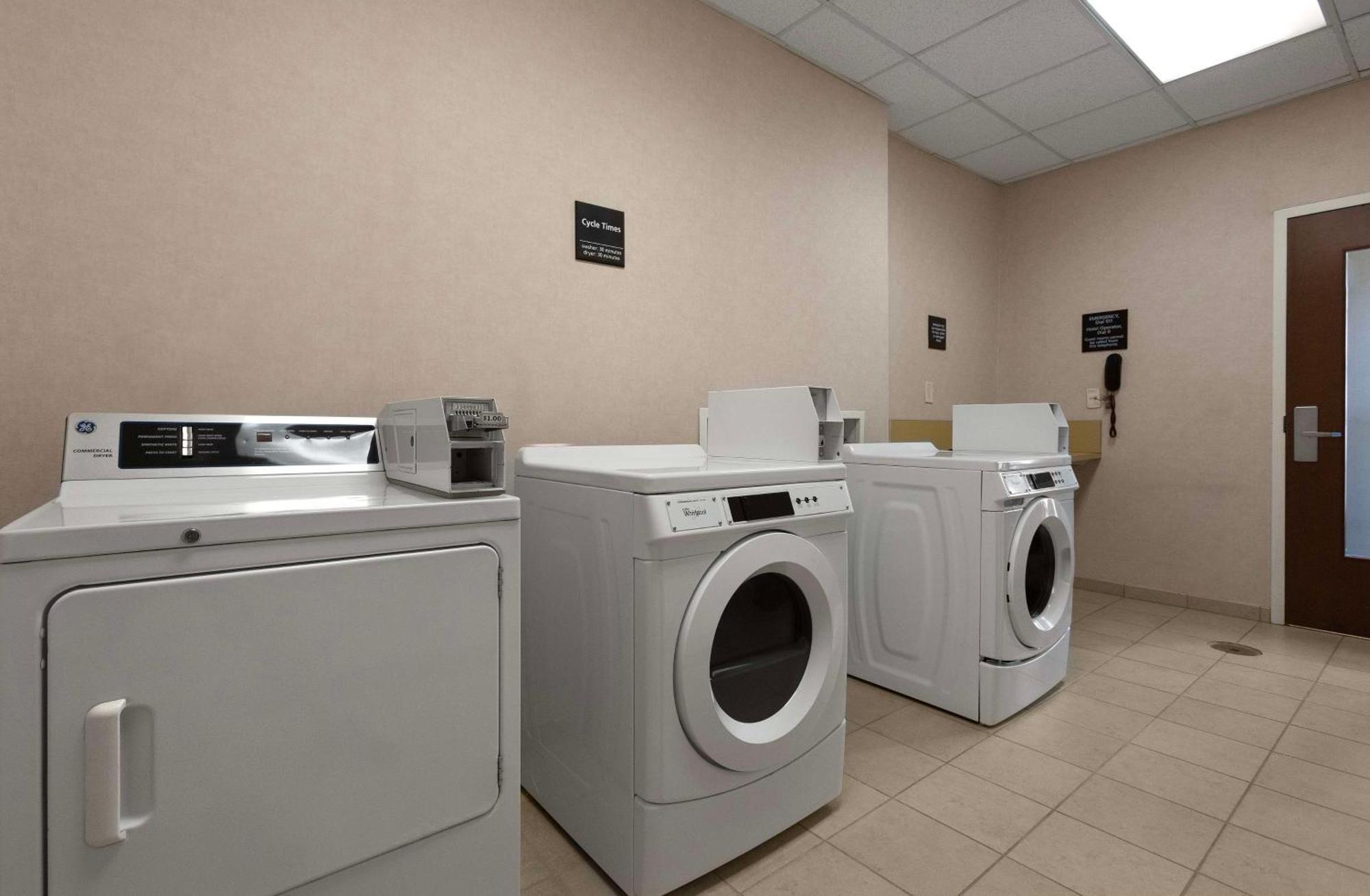 Hampton Inn Belmont At Montcross Buitenkant foto
