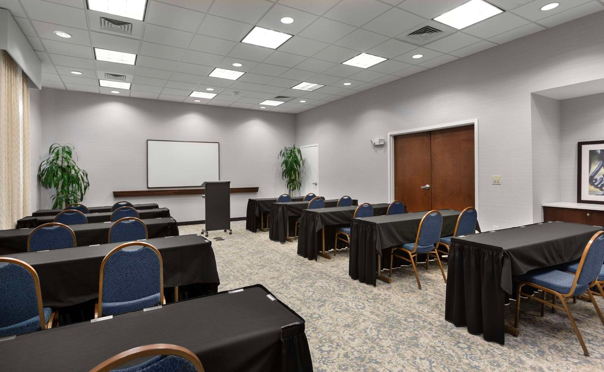 Hampton Inn Belmont At Montcross Buitenkant foto