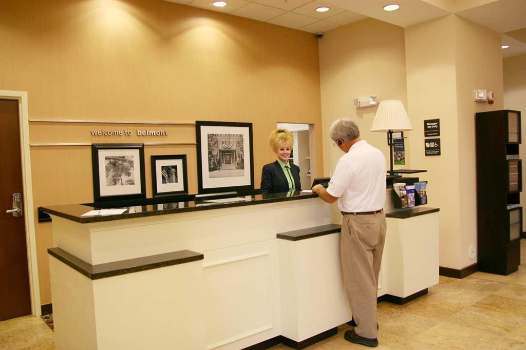 Hampton Inn Belmont At Montcross Interieur foto